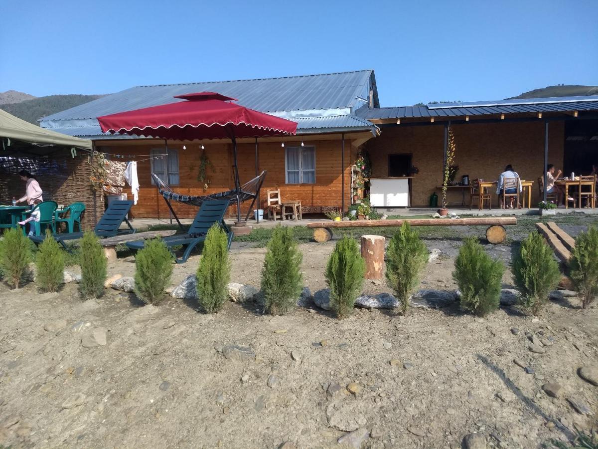 Guesthouse Omalo ภายนอก รูปภาพ