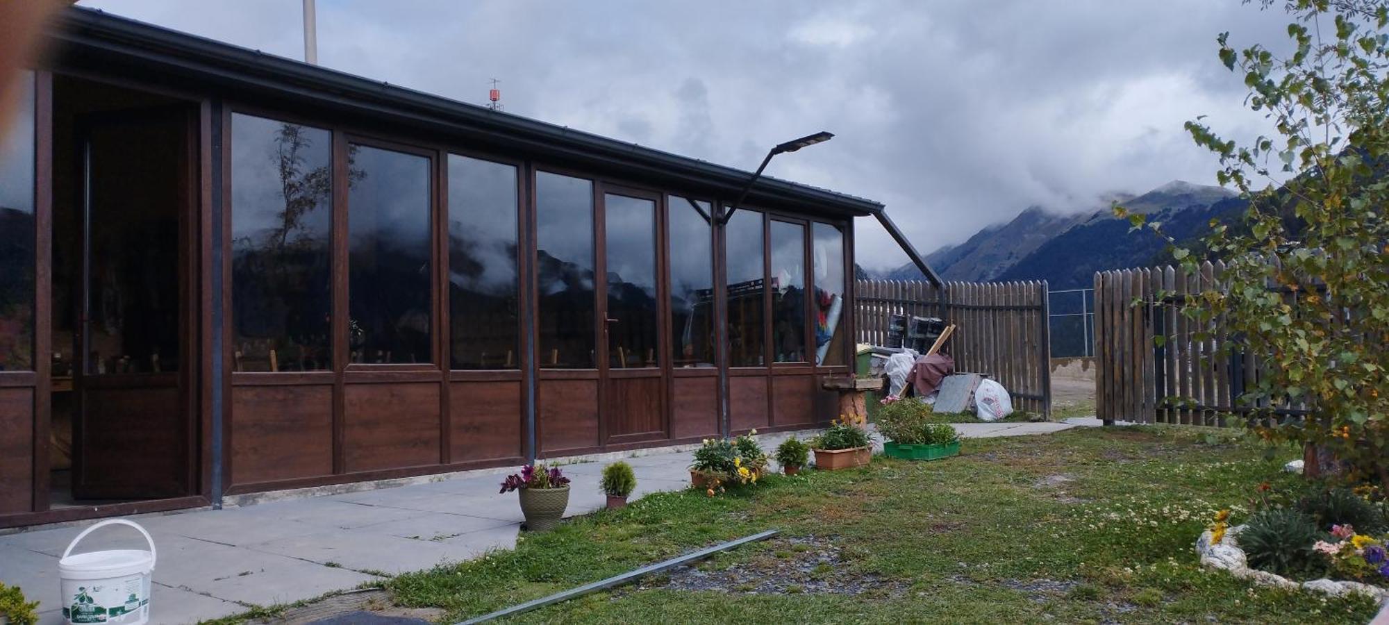 Guesthouse Omalo ภายนอก รูปภาพ